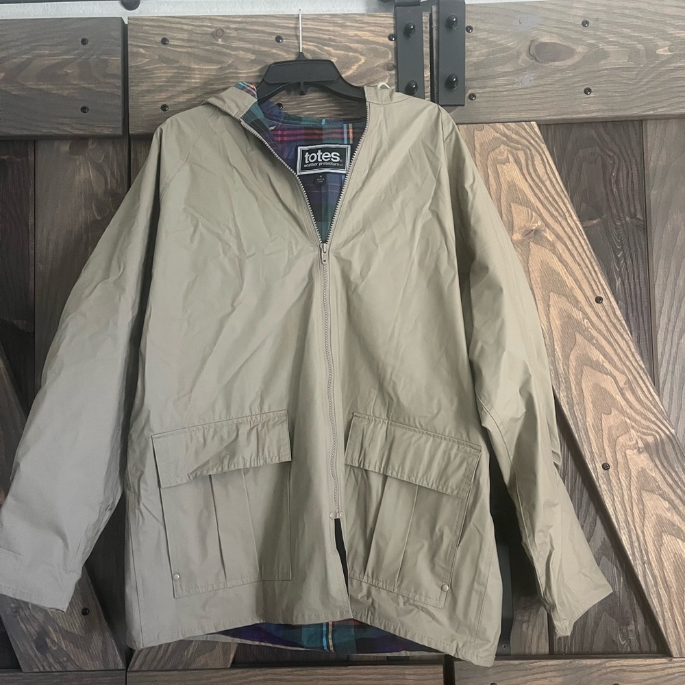 Totes Beige Rain Jacket with Plaid Lining